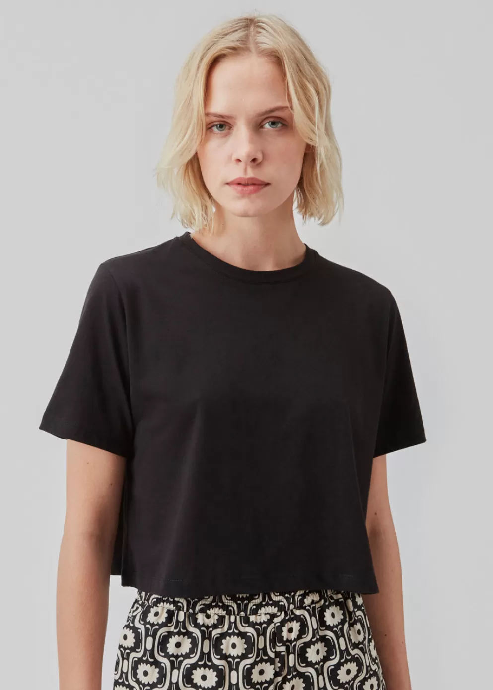 Hot Modström Cadakmd Crop T-Shirt Black