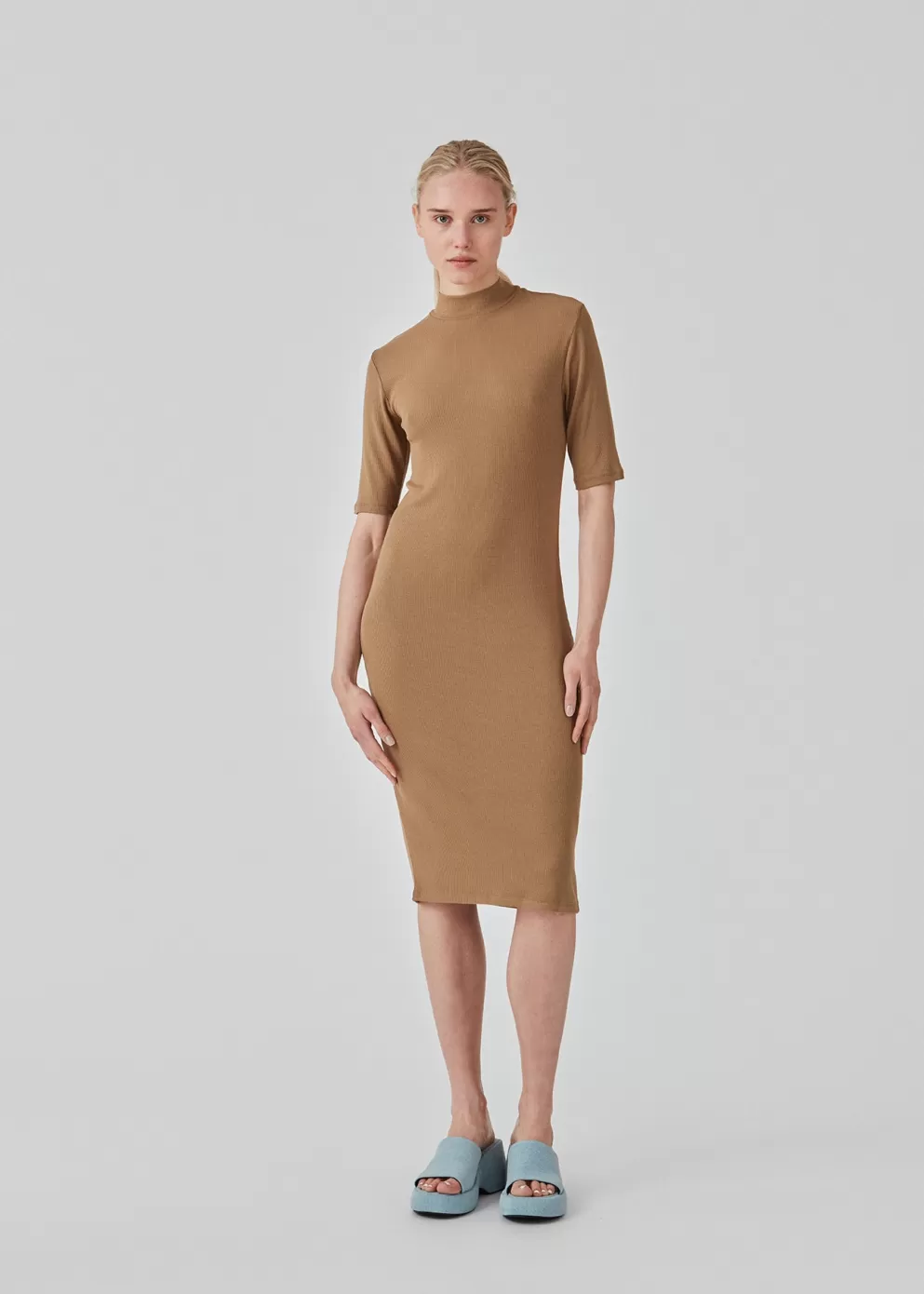 Hot Modström Krown T-Shirt Dress Dune